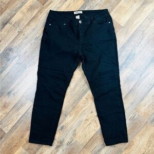 Women's Black Skinny Jeans